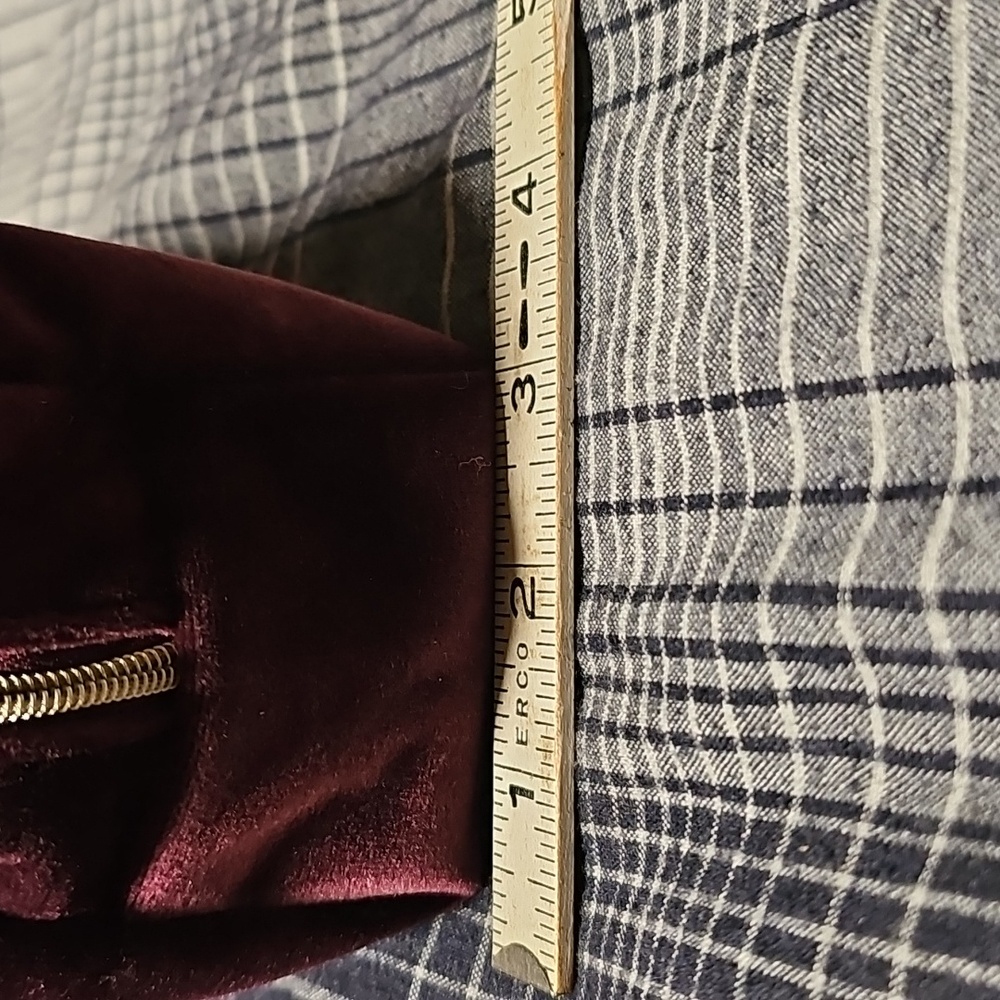 Caudalie NWOT Burgundy Velvet Cosmetic Bag - Picture 5 of 6